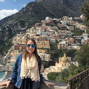 Meet your Posher, Julie